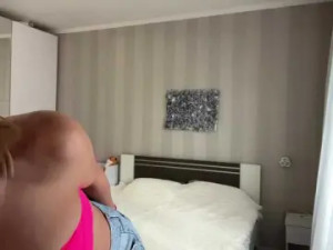 Play full movie called JadeExx Cam porn model from bongacams