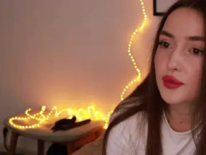 Stream this HD scene named ChloeMeow Cam porn model from bongacams