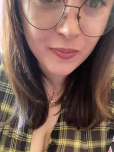 Play the uncensored movie titled Ema98x Cam porn model from cam4