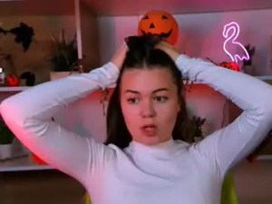 View this hardcore clip of Kira_vee Cam porn model from chaturbate