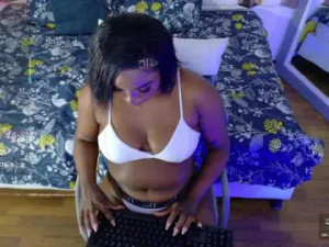 View this HD movie of Loveebonyyjuices Cam porn model from bongacams