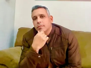 View this uncut clip called MatthewBlake, 42 years old, brunette hair male
