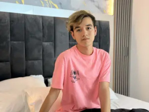 Play the uncensored scene named IronDante, 22 years old, male