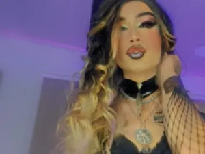 Play full clip called QueenSatin, 32 years old, blonde hair trans