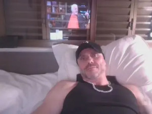 Play the full movie called emersoncbfilho, 45 years old, male