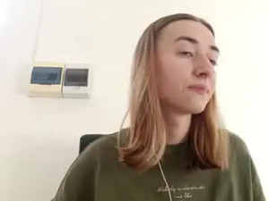 Stream the full scene of Lareepruyn Cam porn model from chaturbate