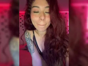 Play this uncut clip of Samantha-Shelby Cam porn model from bongacams