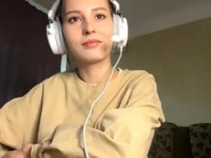 Play full scene named Rosaliabugge Cam porn model from chaturbate