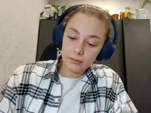 Stream this uncensored movie called Rosannacreamer Cam porn model from chaturbate