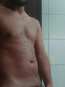 Enjoy watching the uncut scene of Bi20cmgrosso, 40 years old, male