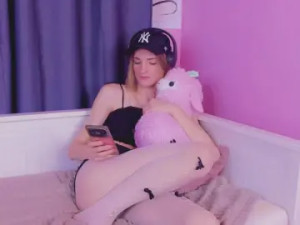 Enjoy watching this uncensored video called ToxicCherry, 20 years old, trans