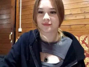 View the uncut clip of Virgiehackney Cam porn model from chaturbate