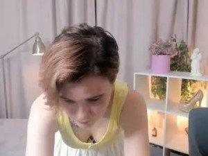 Play the full video titled Emberfoxy Cam porn model from chaturbate