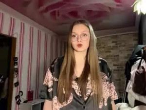 Stream the HD video of Ethelynvainio Cam porn model from chaturbate