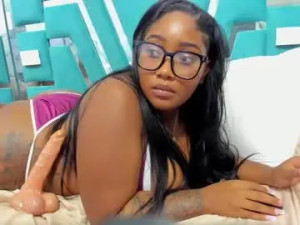 Play the HD video of Mia_sweette Cam porn model from chaturbate