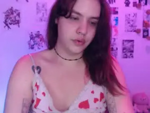 Play this uncensored clip of reiko_doll, 23 years old, trans