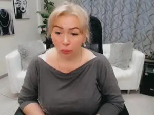 Watch the complete movie named Chloe_lo Cam porn model from chaturbate