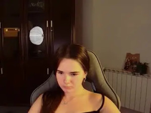 Play complete movie titled Maybloom_ Cam porn model from chaturbate