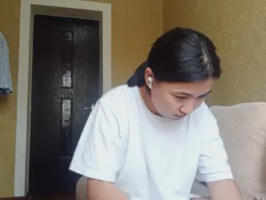 Watch the uncut video of KimiBatis Cam porn model from cam4