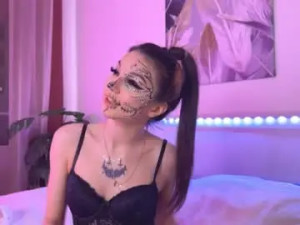 Watch this full scene named Lunavine Cam porn model from chaturbate