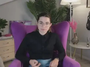 Stream this uncensored movie of PearleStickley Cam porn model from cam4