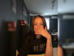 Play this HD movie named Wowitsbarb1e Cam porn model from bongacams