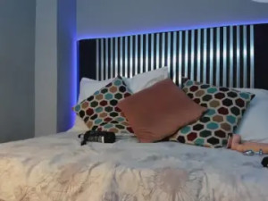 Stream the hardcore movie named Blaiir_Moon Cam porn model from cam4