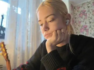 Enjoy watching this hardcore clip called KayleneTemplet Cam porn model from bongacams
