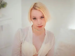 Stream the hardcore scene titled AmandaBatler, 19 years old, blonde hair trans