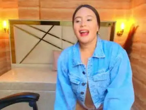 Play the full scene titled Annie__r Cam porn model from chaturbate