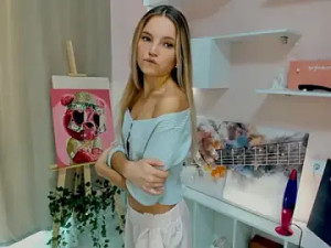 Play full clip called JulieLupo Cam porn model from stripchat