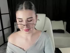 Play the full clip named Crystall_davis Cam porn model from chaturbate