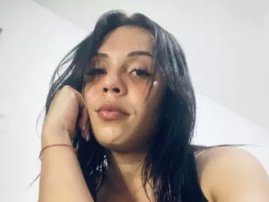 Play this uncensored video of MelizzaGalindo, 33 years old, brunette hair trans