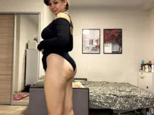 Watch this HD clip of DomoniqueEdnie Cam porn model from bongacams