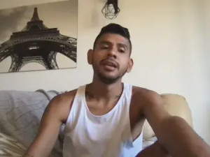 Play the complete movie called adrianfl94, 31 years old, male