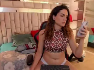 Play the hardcore scene named mariiahneedles, 23 years old, trans