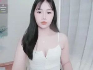 Stream the hardcore movie titled Crystal_lea Cam porn model from chaturbate