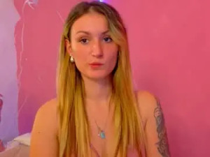 Enjoy watching uncut movie of Anaayss Cam porn model from chaturbate