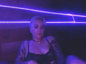 View uncut video of Luxloverslive Cam porn model from chaturbate