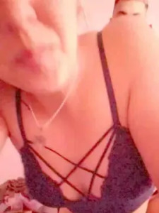 View complete movie named Recuvil Cam porn model from cam4