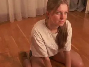 Watch the HD video called Mariamellermann Cam porn model from camsoda