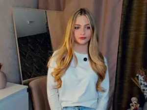 Stream full scene of Alitarogne Cam porn model from camsoda