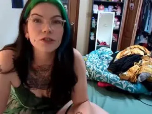 Play full clip called Kinkybutclingy Cam porn model from chaturbate