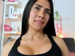 Play this complete movie named Angela-martina Cam porn model from camsoda