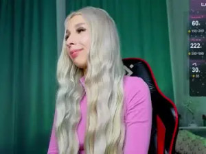 Watch this HD scene of Evelynnluxe Cam porn model from chaturbate