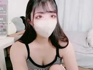 View complete video named Yuna_yyy Cam porn model from stripchat