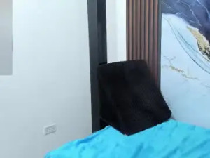 Stream complete video of Angelinee39 Cam porn model from chaturbate