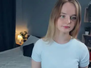 Stream this hardcore clip named Roxysaults Cam porn model from chaturbate