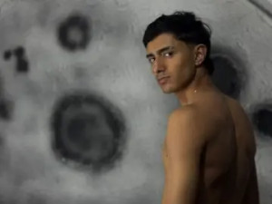 Stream this full clip of TonnyCarter, 22 years old, brunette hair male