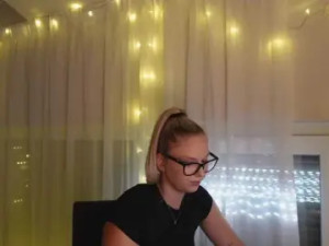 Enjoy watching uncut scene called Sweetpiece Cam porn model from bongacams